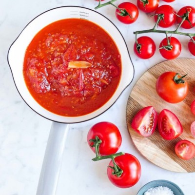 Learn how to preserve your tomato's and make the most delicious tomato relish ever with Diana Whitton (CWA)